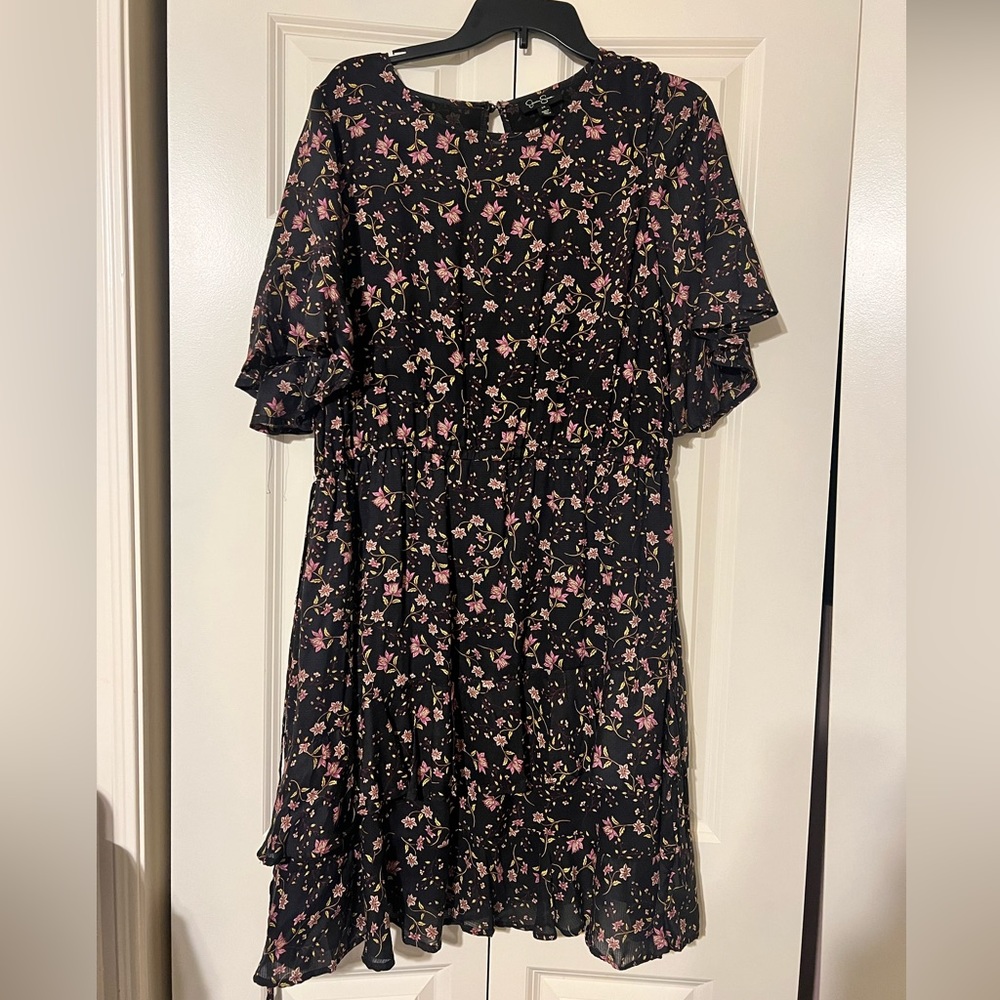 Jessica Simpson dress. Barely worn in great condition. Size 1X.